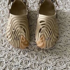 CROCS Kids Wave-Style Clogs in Beige and Tan